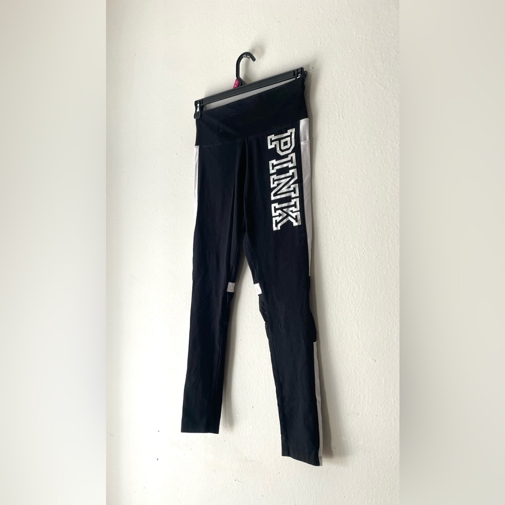 Victoria’s Secret PINK Black White Silver‎ Logo Dog Flat Yoga Leggings Size M - Picture 3 of 8